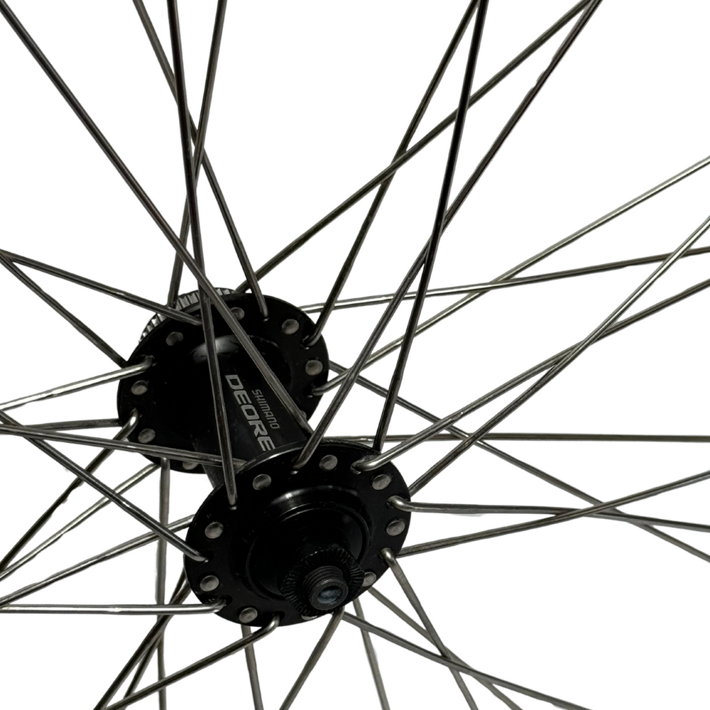 Voorwiel met Shimano Deore HB-M6000 naaf - 28 inch - Zwart - Schijfrem - 622x19C